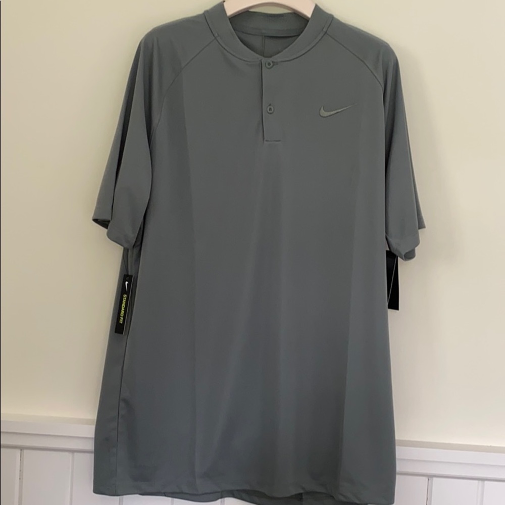 Nike golf top